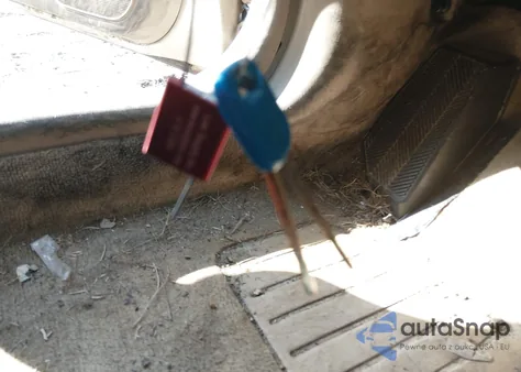 2000 Toyota Camry Ce from USA, damaged, VIN 4T1BG22KXYU738385